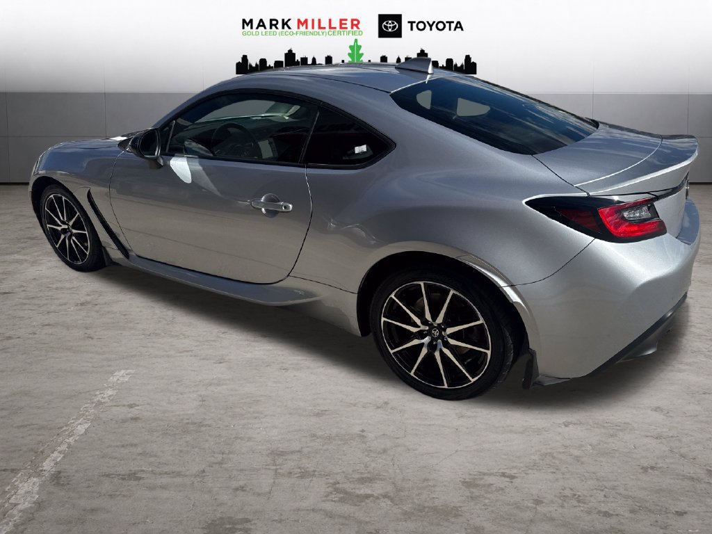 Certified 2022 Toyota GR86 w/ ALL Weather Mat Package (TMS) RWD image 3