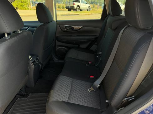 Used 2020 Nissan Rogue S FWD image 25