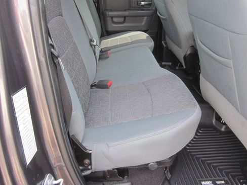 Used 2017 RAM 1500 Classic SLT RWD image 17