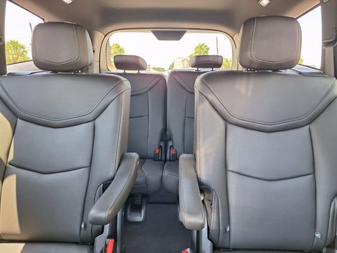 Used 2024 Cadillac XT6 Premium Luxury w/ Technology Package AWD/4WD image 29