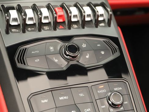 Used 2016 Lamborghini Huracan LP 610-4 image 24