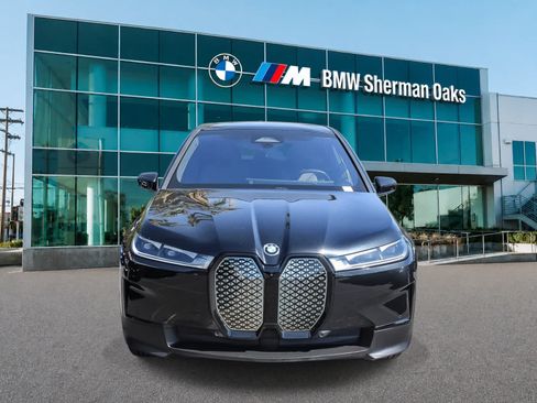 Used 2024 BMW iX xDrive50 w/ Convenience Package AWD/4WD image 4