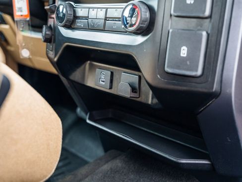 Used 2023 Ford F150 XLT image 14