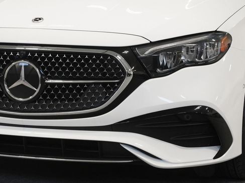 New 2026 Mercedes-Benz E 350 4MATIC Sedan image 9