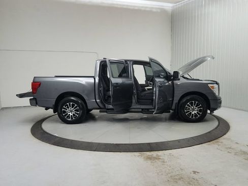 Used 2024 Nissan Titan SV w/ SV Convenience Package AWD/4WD image 38