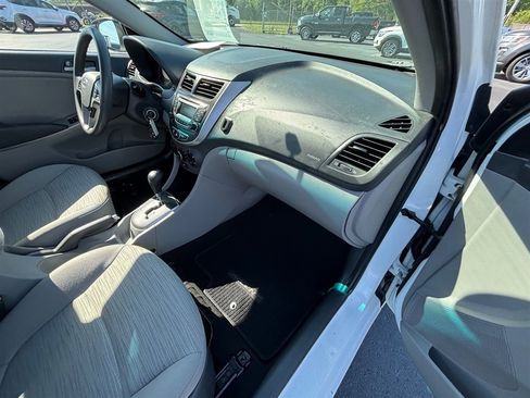Used 2017 Hyundai Accent Value Edition image 21