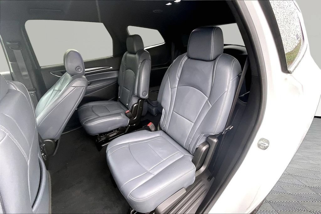 Used 2023 Buick Enclave Essence FWD image 25