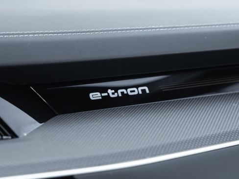 Certified 2023 Audi e-tron S Prestige w/ Prestige Package image 17