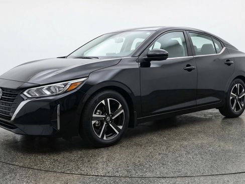 Used 2025 Nissan Sentra SV image 3