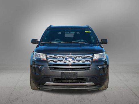 Used 2018 Ford Explorer XLT image 9