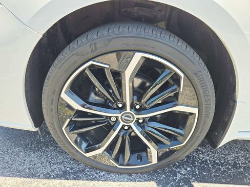 Used 2023 Nissan Altima 2.5 SR FWD image 17