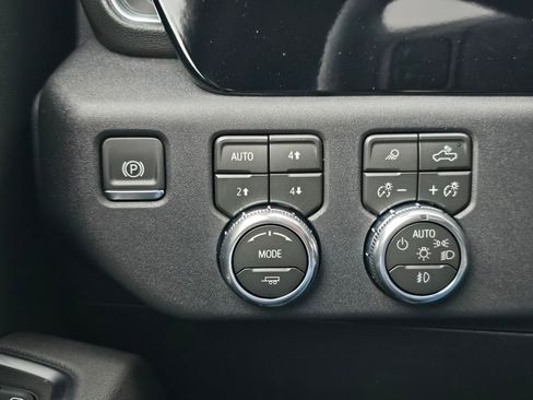 New 2026 GMC Sierra 2500 SLT w/ SLT Premium Package AWD/4WD image 19