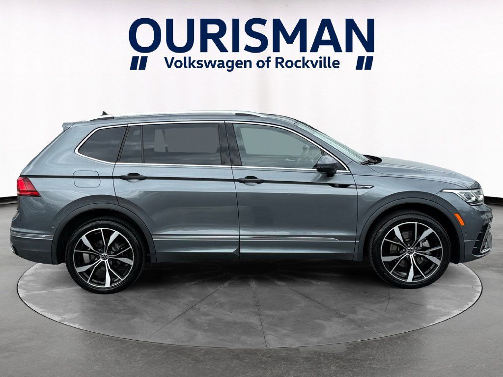 Used 2022 Volkswagen Tiguan SEL R-Line AWD/4WD image 7