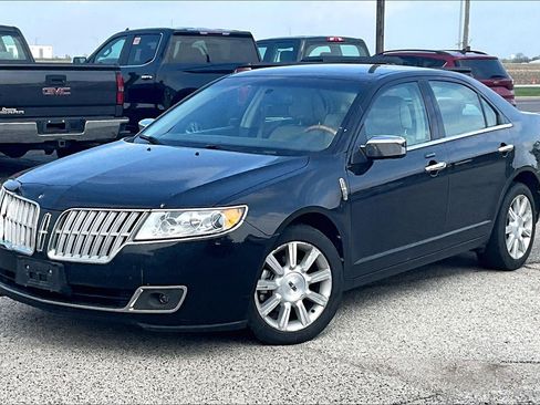 Used 2010 Lincoln MKZ image 7
