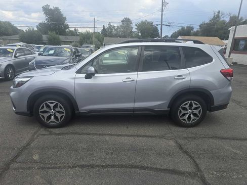 Used 2020 Subaru Forester Premium AWD/4WD image 9