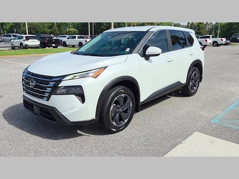 Used 2025 Nissan Rogue SV FWD image 22