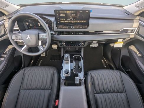 New 2026 Mitsubishi Outlander SEL image 19