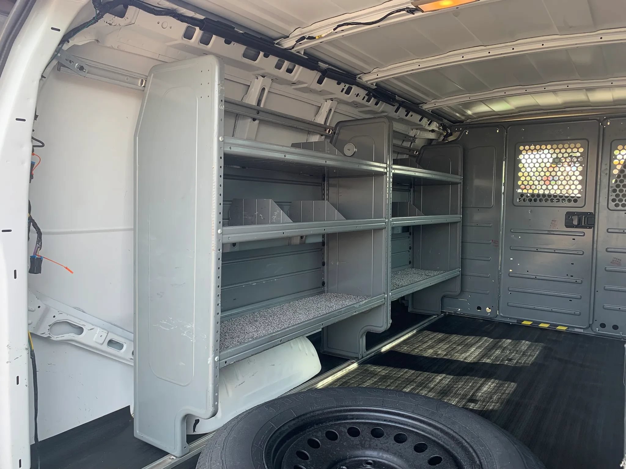 Used 2014 Chevrolet Express 1500 RWD image 34