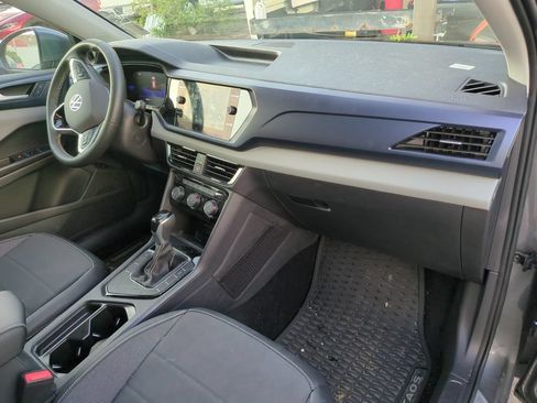 Certified 2023 Volkswagen Taos SE FWD image 6