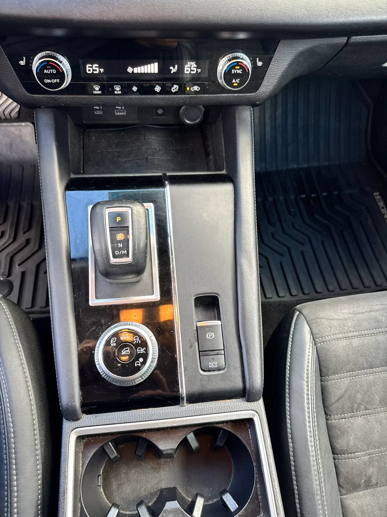 Used 2023 Mitsubishi Outlander SE FWD image 10