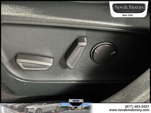 Used 2022 Ford Escape Titanium image 15