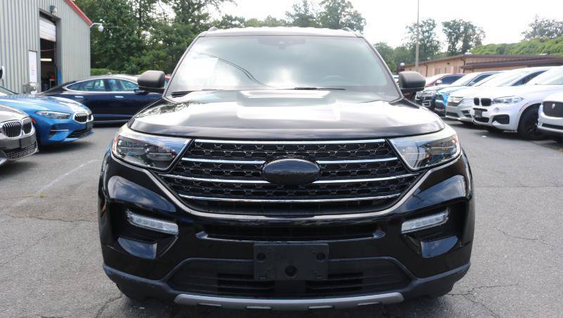 Used 2020 Ford Explorer XLT RWD image 2
