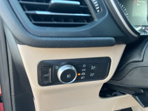 Used 2021 Ford Escape SEL image 19