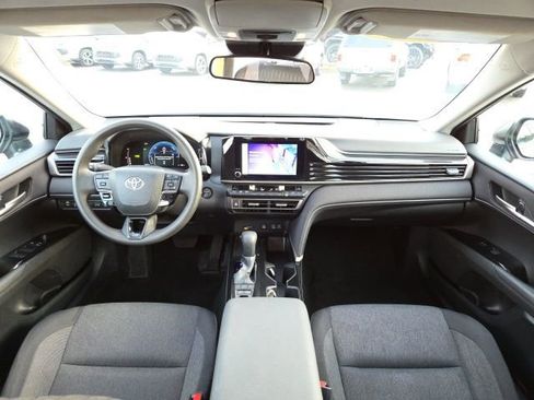 Used 2025 Toyota Camry LE image 21