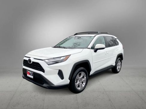 Used 2023 Toyota RAV4 XLE w/ Convenience Package image 1