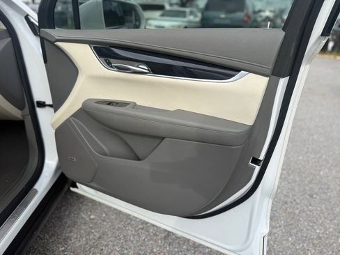 Used 2020 Cadillac XT6 Premium Luxury image 25