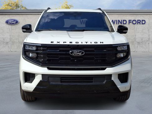 Used 2025 Ford Expedition Platinum w/ Stealth Performance Package image 2