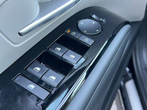 Certified 2025 Hyundai Tucson Limited FWD image 16