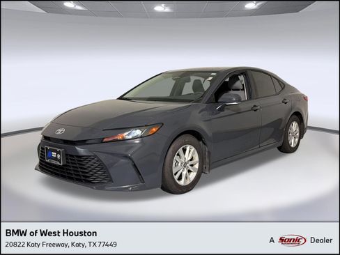 Used 2025 Toyota Camry LE FWD image 1