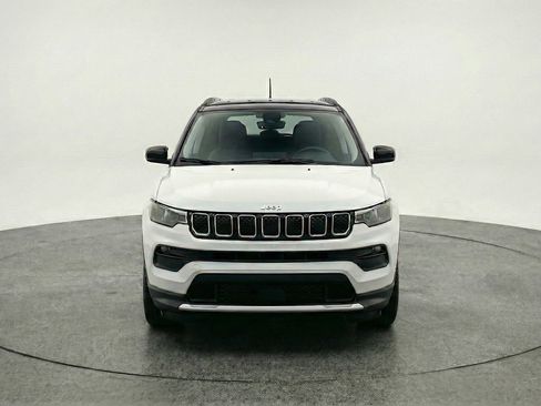 Used 2025 Jeep Compass Limited AWD/4WD image 2