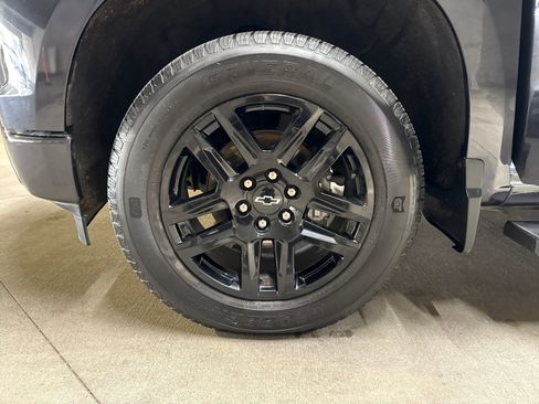 Used 2022 Chevrolet Silverado 1500 Custom image 29