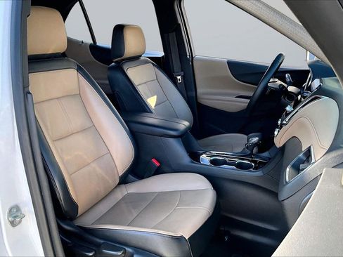 Used 2023 Chevrolet Equinox Premier image 22