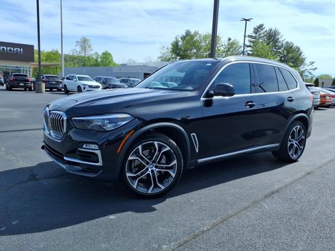Used 2021 BMW X5 xDrive40i w/ Premium Package 2 AWD/4WD image 2