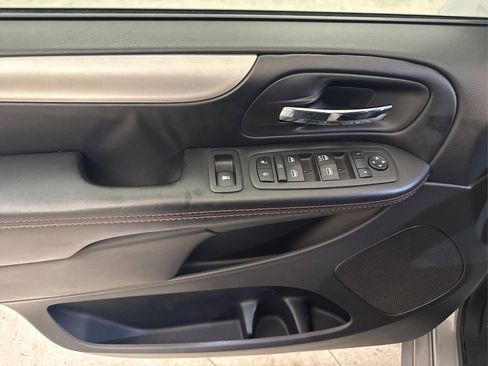 Used 2019 Dodge Grand Caravan GT FWD image 28
