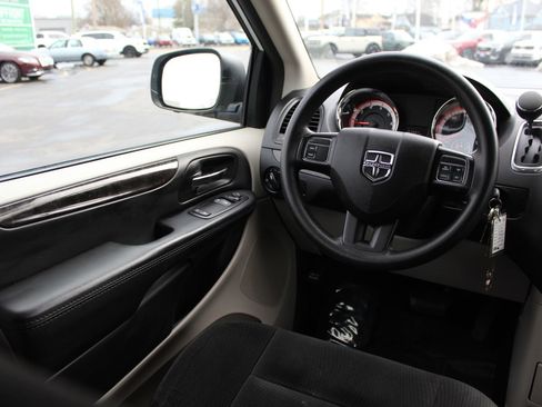 Used 2016 Dodge Grand Caravan American Value Package image 9