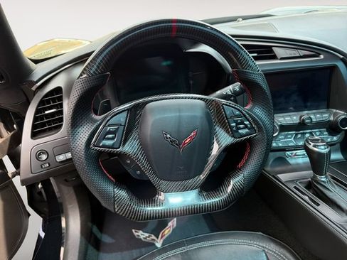Used 2019 Chevrolet Corvette Stingray Coupe RWD image 13