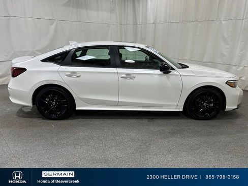Used 2025 Honda Civic Sport image 9