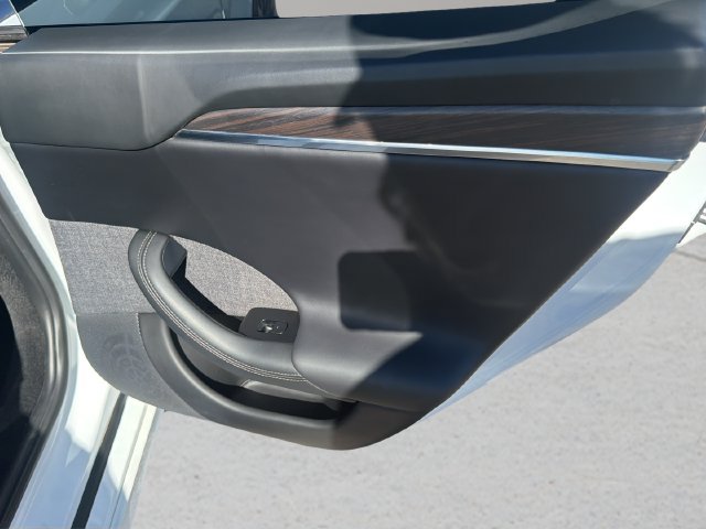 Used 2022 Tesla Model S AWD/4WD image 11