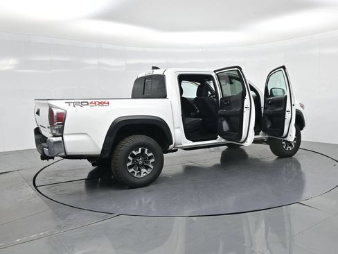 Used 2023 Toyota Tacoma TRD Off-Road AWD/4WD image 4