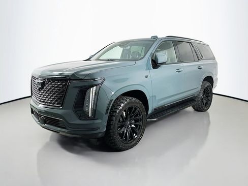 Used 2025 Cadillac Escalade Luxury image 1