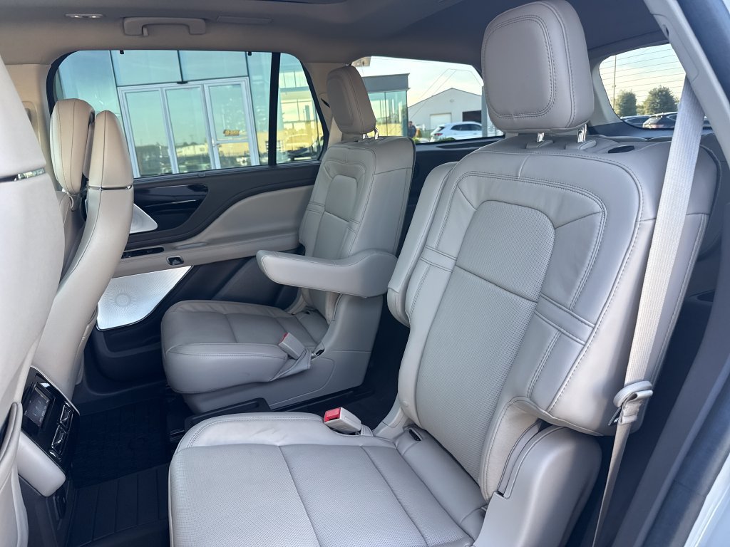 Used 2023 Lincoln Aviator Reserve w/ Equipment Group 201A AWD/4WD image 22