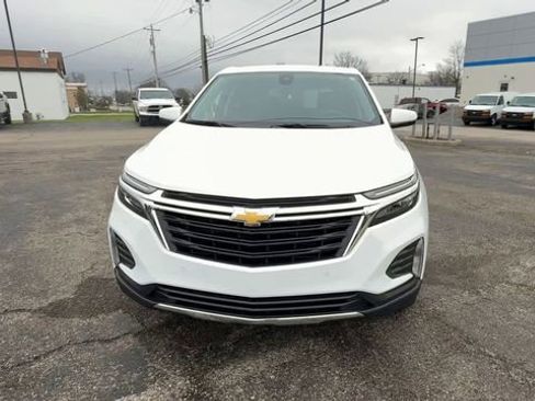 Used 2024 Chevrolet Equinox LT image 3