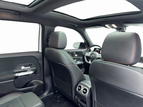 Used 2020 Mercedes-Benz GLB 250 w/ AMG Line image 46