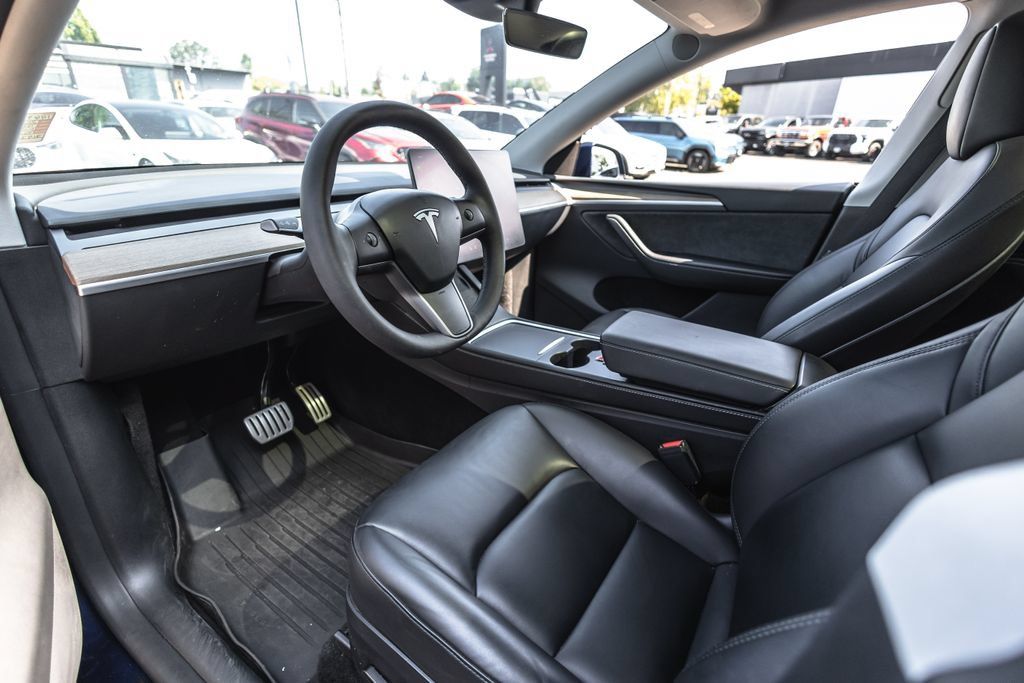 Used 2024 Tesla Model Y Performance AWD/4WD image 14