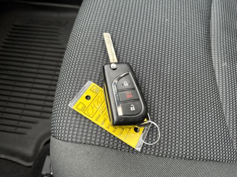 Used 2023 Toyota RAV4 LE AWD/4WD image 33