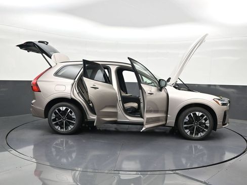 New 2026 Volvo XC60 T8 Plus w/ Protection Package Premier AWD/4WD image 30